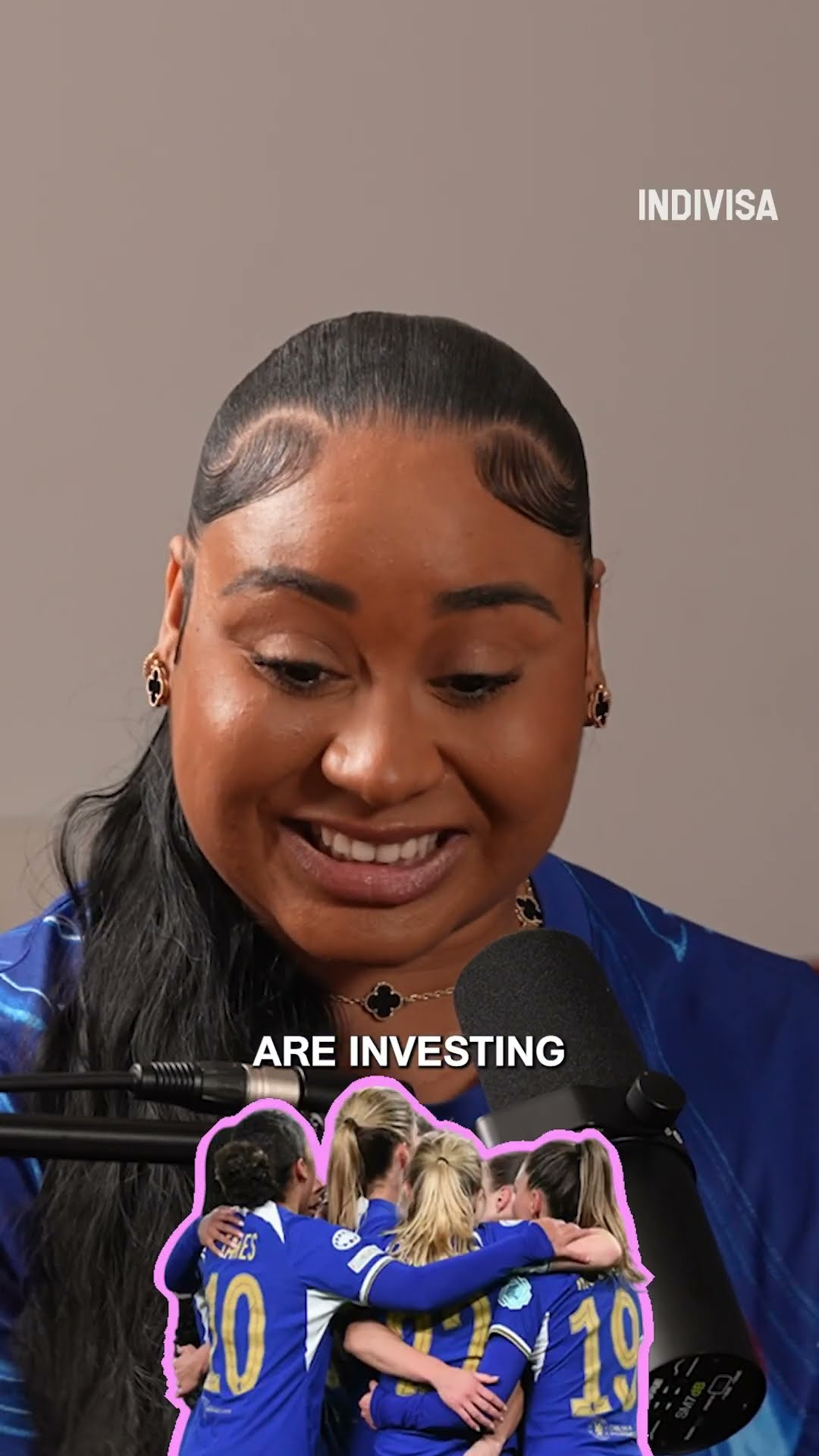 西蒙斯的身 西蒙斯的身